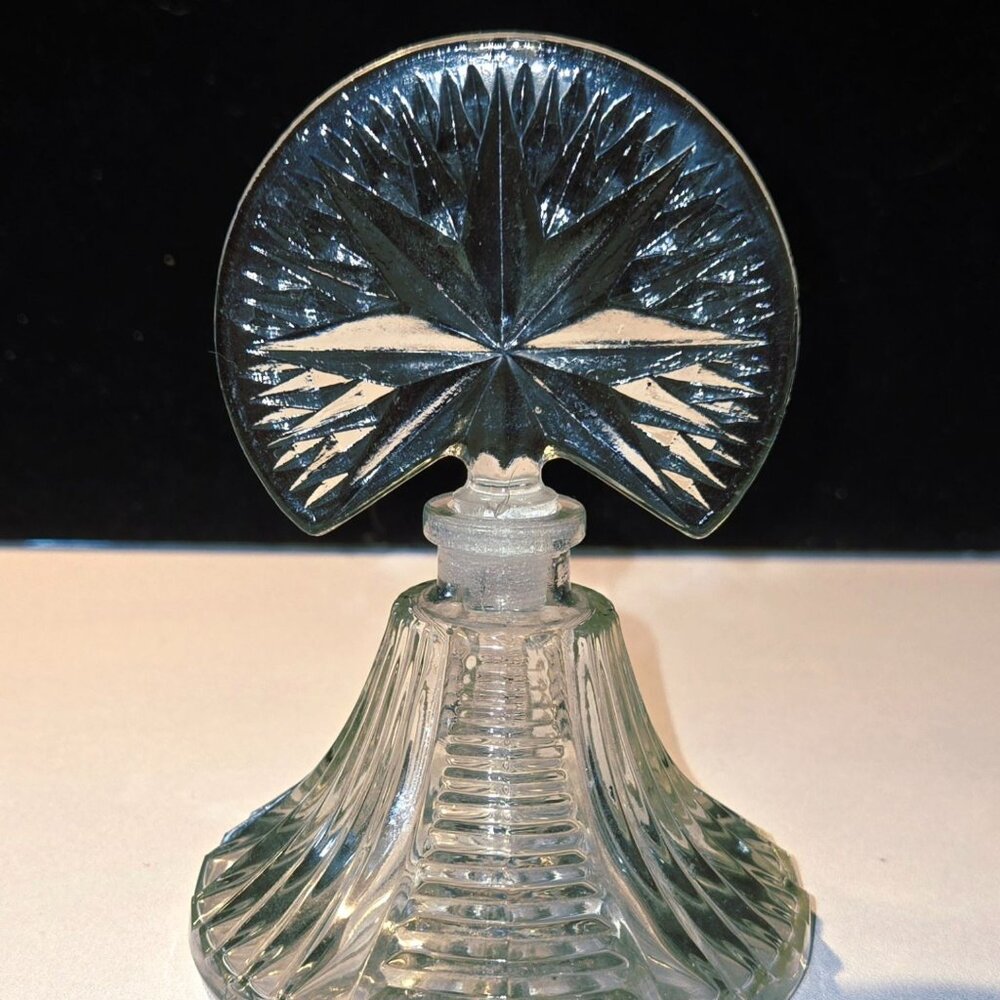 Vintage Art Deco Style Clear Glass Perfume Bottle With Decorative Starburst Stop